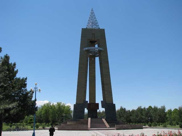 Куда уходит уважение к Победе?