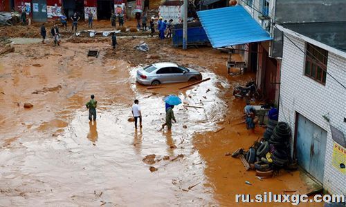 Проливные дожди унесли жизни по меньшей мере 9 человек