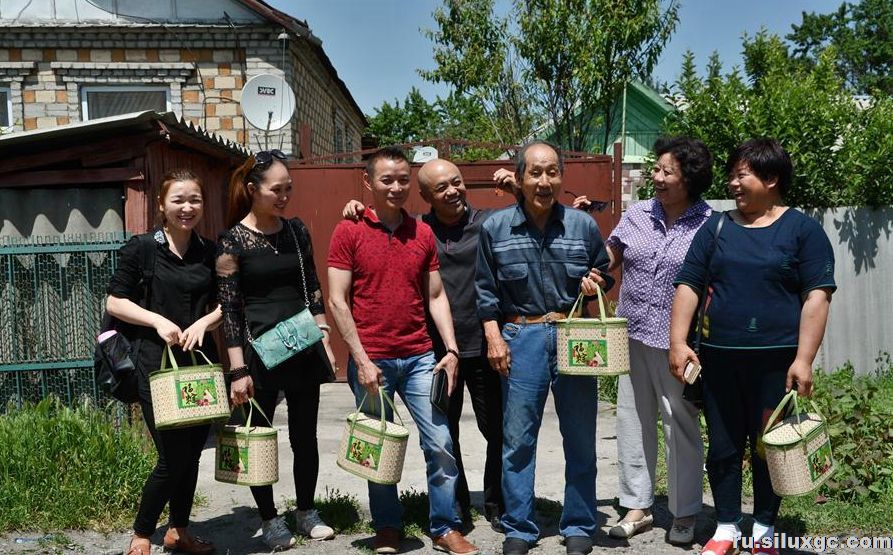 Китайский центр помощи в Кыргызстане приготовил подарки в честь праздника Дуаньуцзе