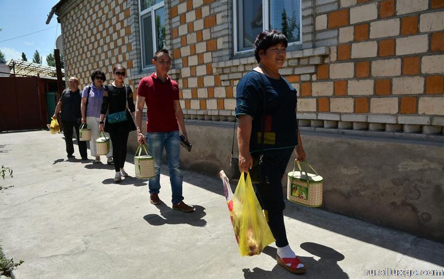 Китайский центр помощи в Кыргызстане приготовил подарки в честь праздника Дуаньуцзе