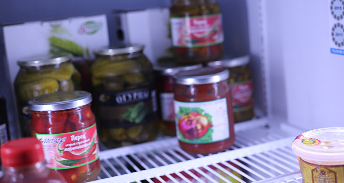 В Москве открыли магазин кыргызской одежды и продуктов