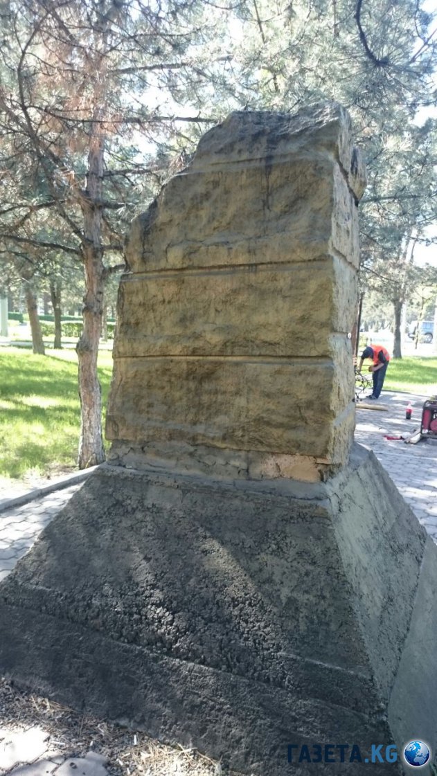 В Бишкеке восстановили эстетический облик сквера памяти жертвам 1916 года