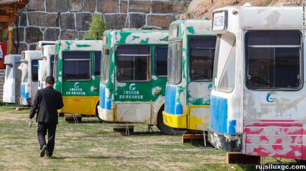 В Китае старые автобусы и грузовики превратили в недорогие отели