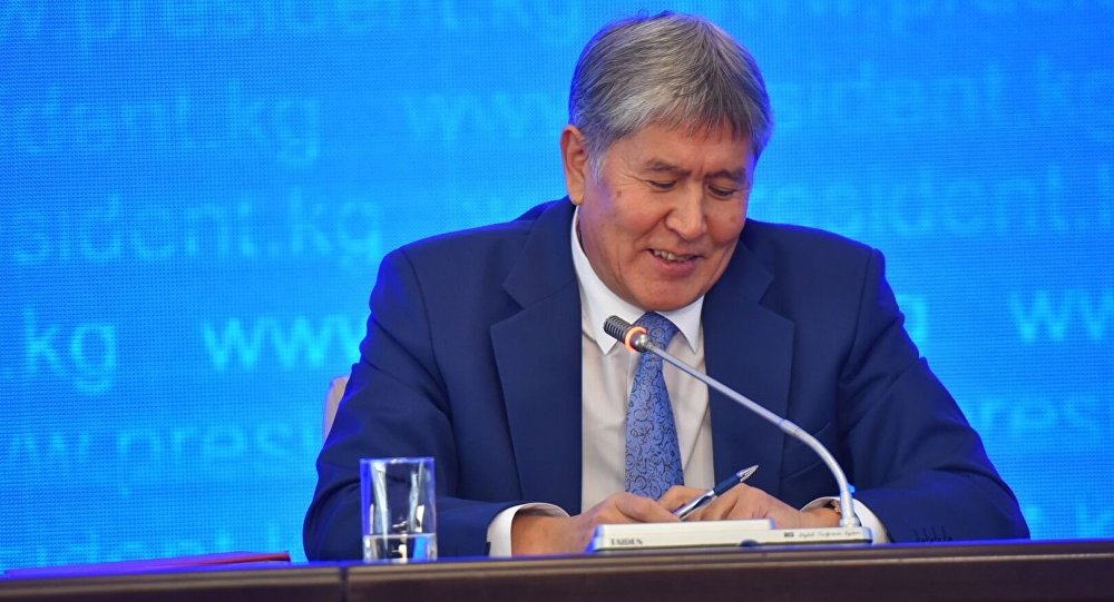 Атамбаев записал 5 своих песен — подарок родным и близким