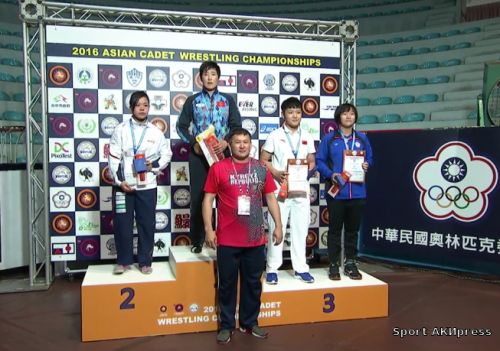 Кыргызстанка Айпери Медет кызы — чемпионка Азии по борьбе среди кадетов