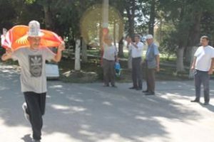 65-летний Мырзакул Эшенгулов пройдет пешком от Токтогула до Бишкека