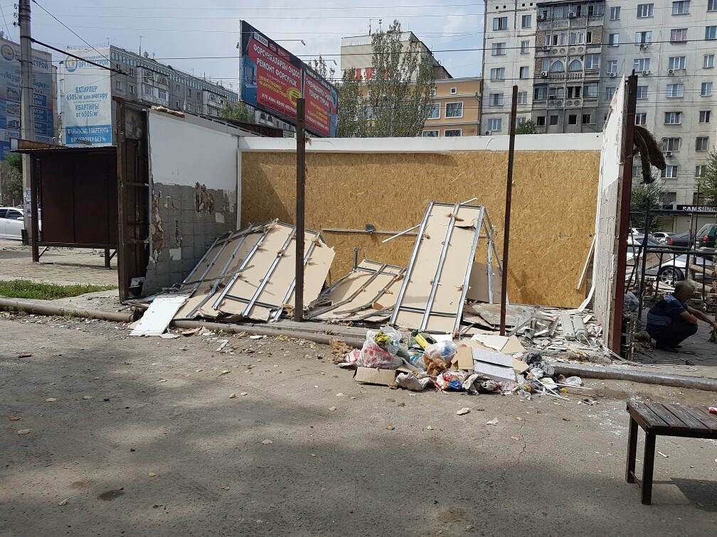 В столичном Свердловском районе демонтировали незаконно установленные  павильоны