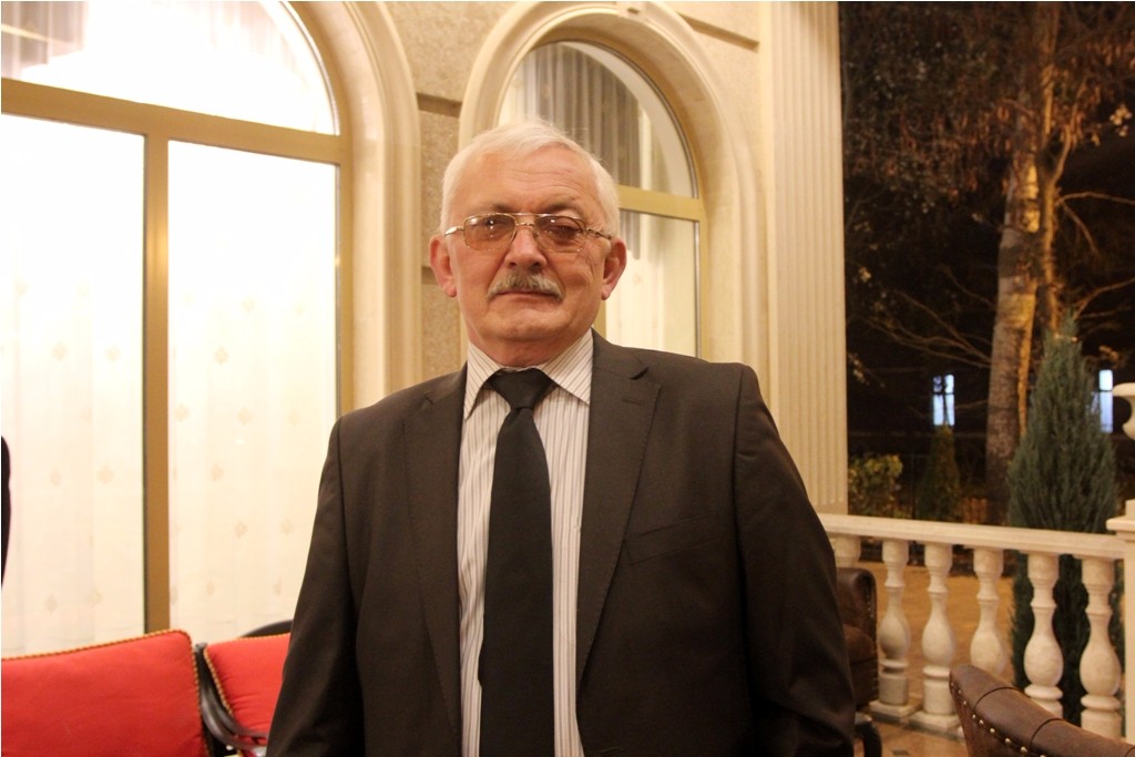 Мы справляем юбилей, слов похвальных не жалей!