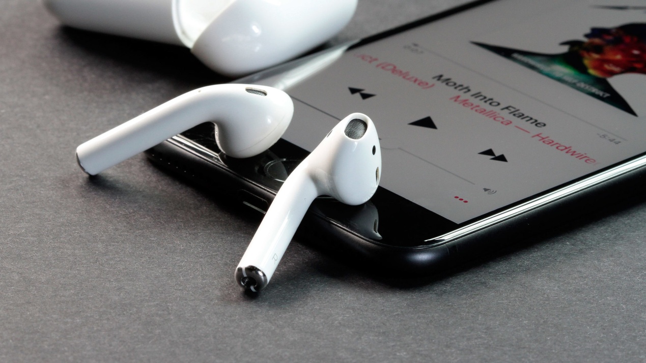 В Китае стартовали продажи  копии наушников AirPods за 18 долларов