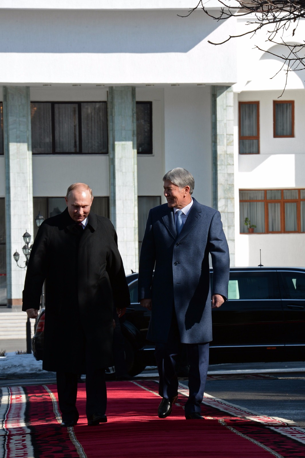 Состоялась официальная церемония встречи Президента Алмазбека Атамбаева с Президентом России Владимиром Путиным