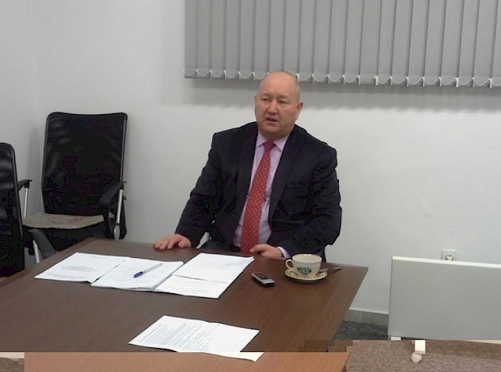 Вице-премьер Разаков проинспектировал КПП на кыргызско-казахской границе