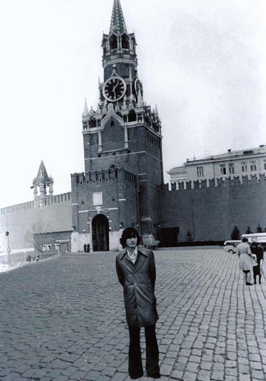 Таким Алмазбека Атамбаева вы еще не видели. В Сети появилось фото из 1980-х
