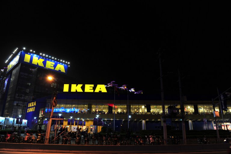 Магазин IKEA в Шанхае помогает местным жителям решить проблему парковки