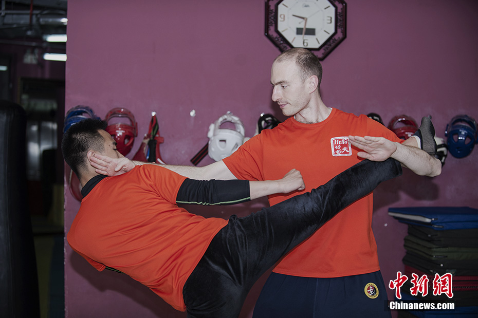 Мечта иностранного паренька о китайском кунг-фу