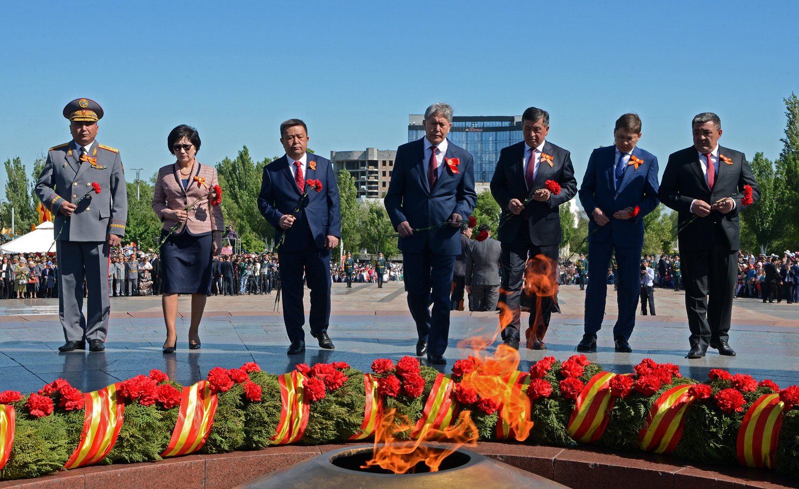 Алмазбек Атамбаев: 
