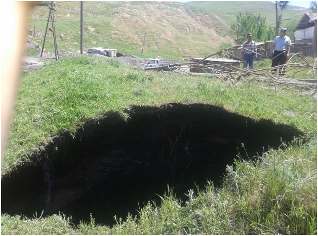 В Сулюкте обвалился грунт, пострадавших нет
