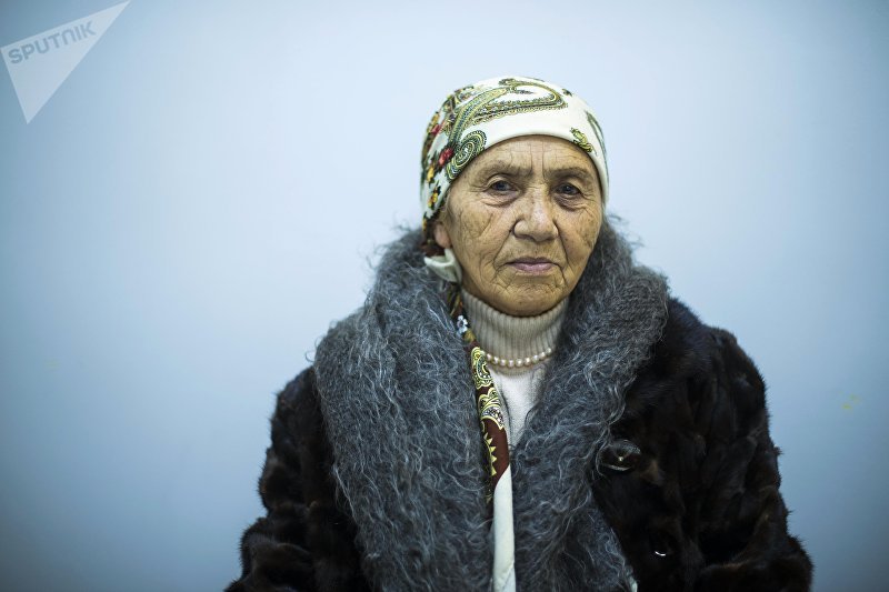 Хотела летать, но меня украли замуж, — история первой парашютистки из КР