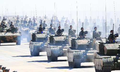Китай провел военный парад в честь 90-летия НОАК