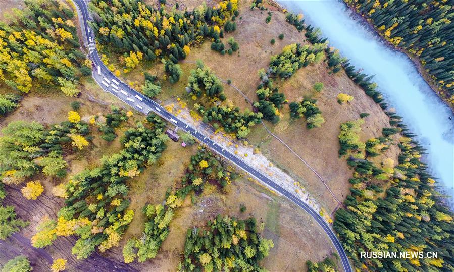 Осень в ландшафтном парке Канас на северо-западе Китая