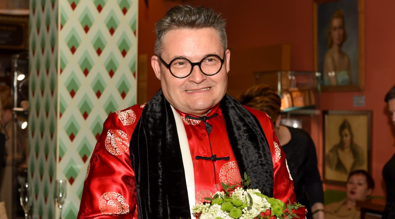 Александр Васильев: Сила женщины – в ее манере одеваться