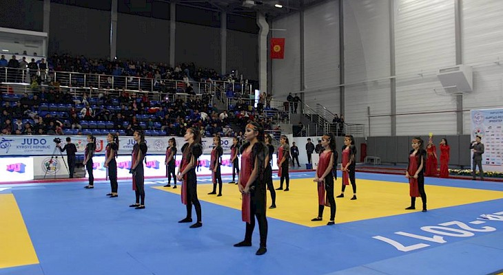 В Бишкеке прошел чемпионат по дзюдо среди взрослых