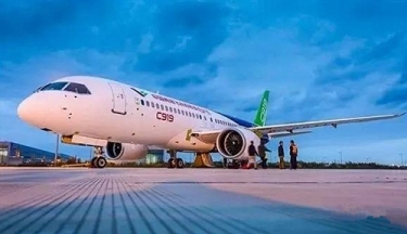 К 2021 году пассажирский реактивный авиалайнер нового поколения C919 китайской разработкибудет осуществлять коммерческие воздушные перевозки