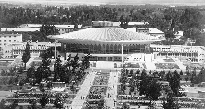 Студенты случайно раскрыли тайну здания во время уборки — история цирка Бишкека