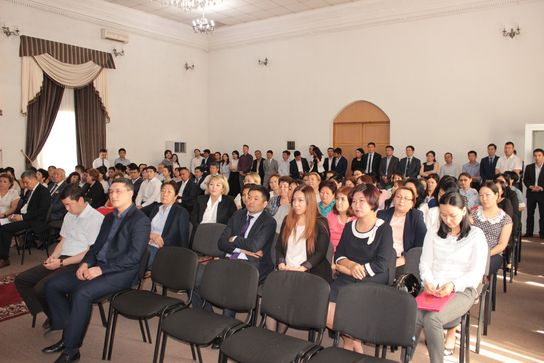 В Минэкономики состоялось торжественное собрание по случаю профессионального праздника Дня финансово-экономических работников КР