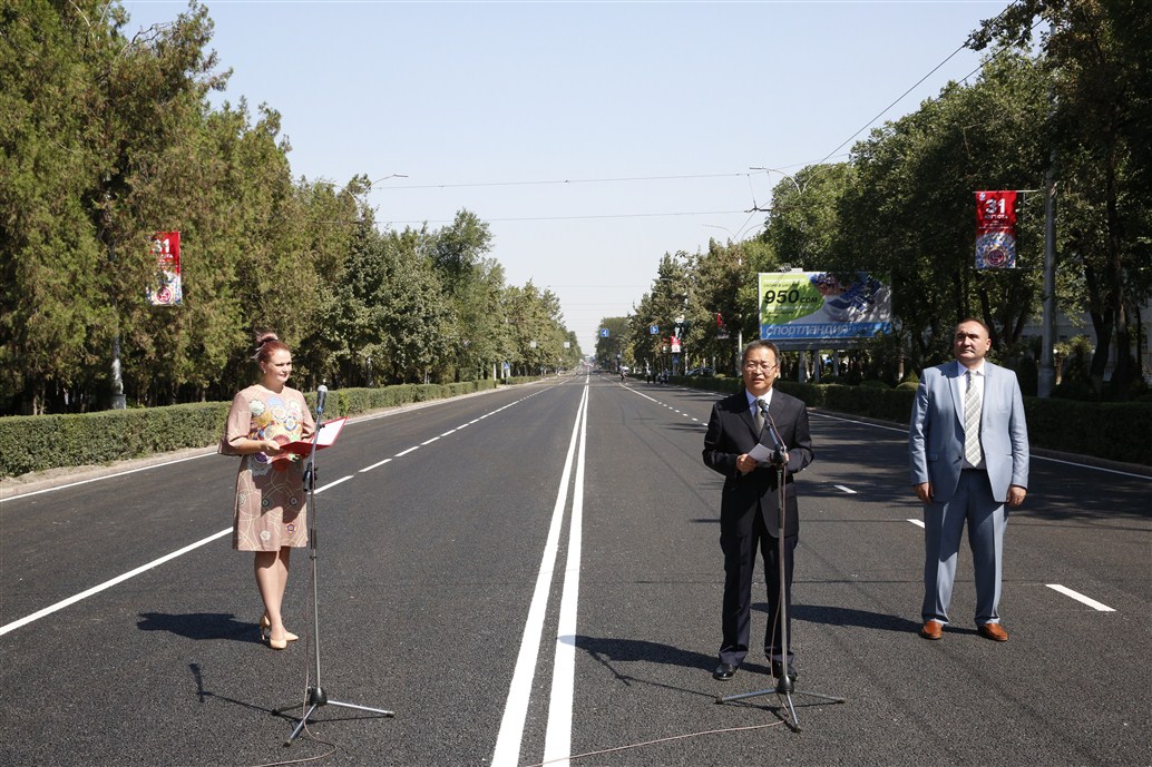 В Бишкеке открыт проспект Чингиза Айтматова