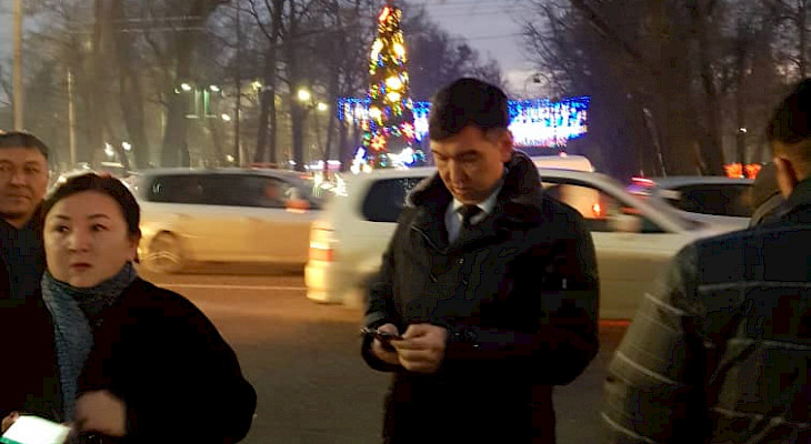 Азиз Суракматов совершил объезд по конкурсу на лучшее новогоднее оформление
