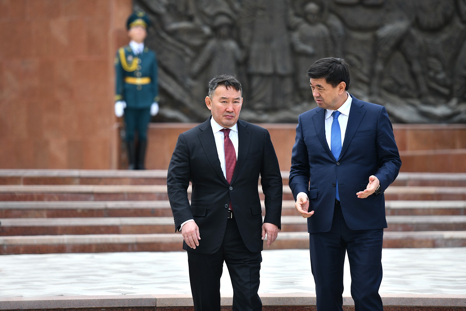 Премьер-министр Мухаммедкалый Абылгазиев и Президент Монголии Халтмаагийн Баттулга посетили историко-мемориальный комплекс «Ата-Бейит»