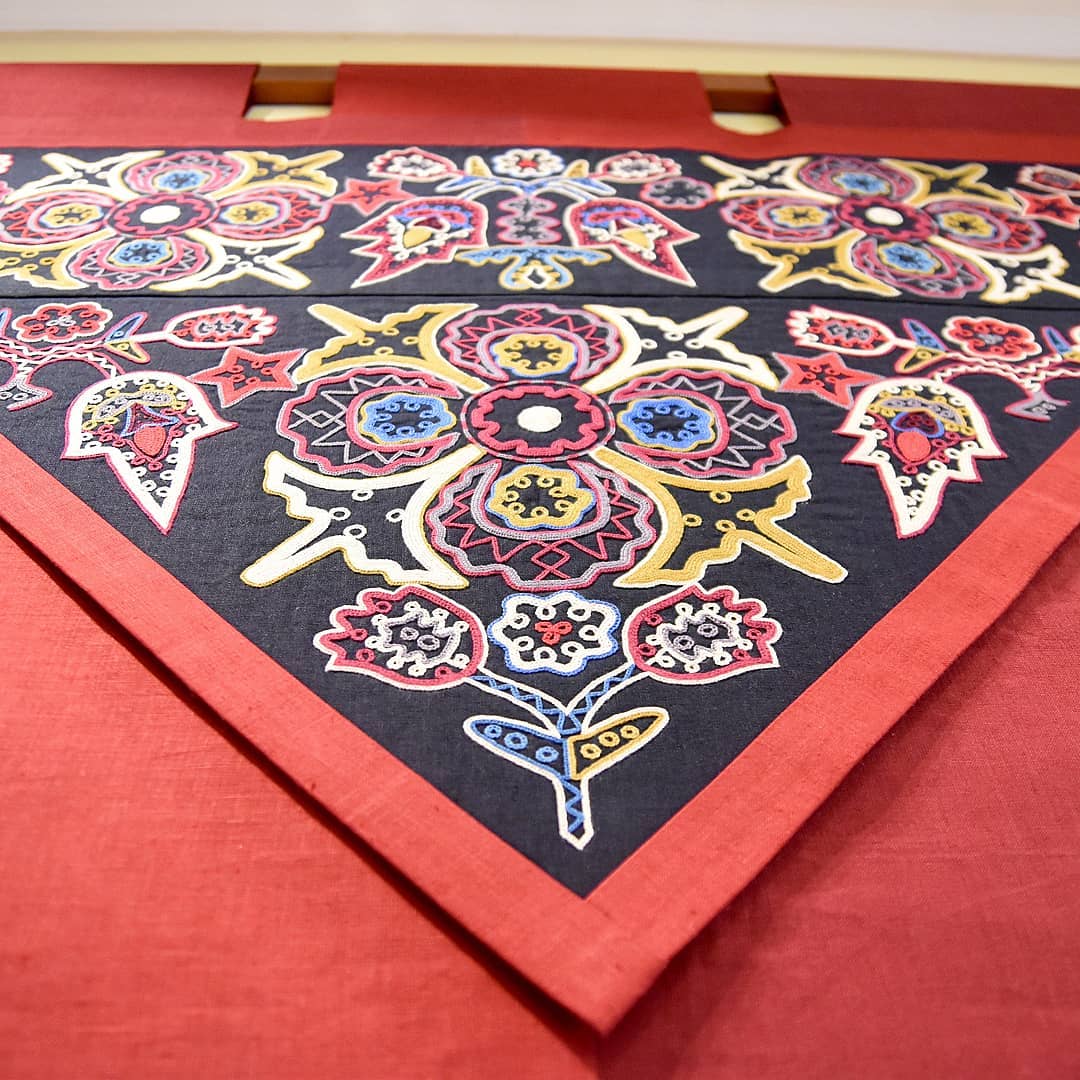 Кылымдарды карыткан сай өнөма дүйнөсү-кыргызда табият кооздугун даңазаласа, кытай элинде адамдын коомдогу ордун билдирген