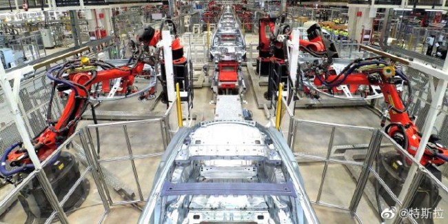 На шанхайском заводе Tesla началось производство автомобилей