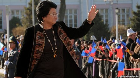 Миллион из пенсии от Розы Отунбаевой