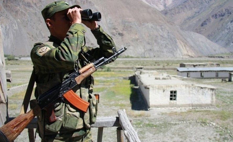 Раненый пограничник пока остается в отделении реанимации Национального госпиталя