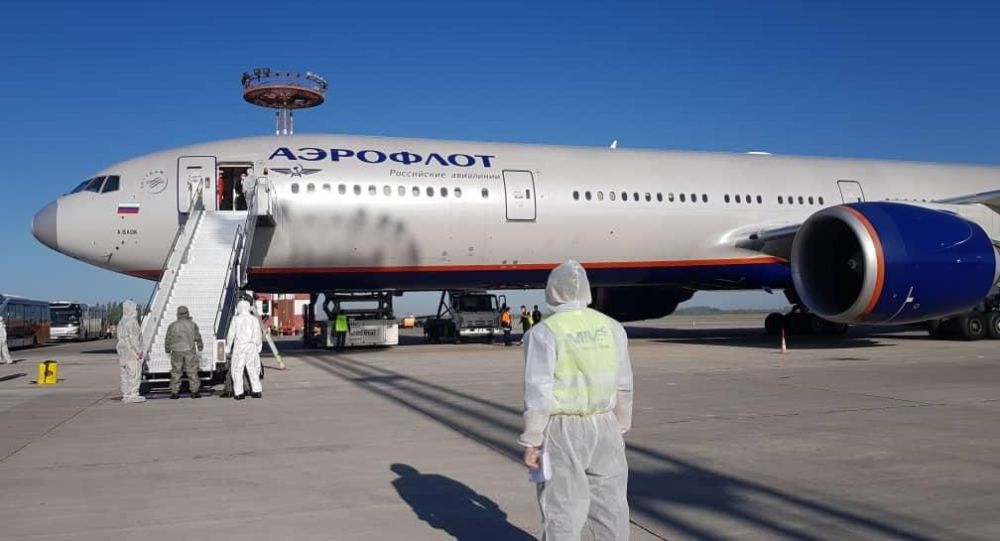 Из Москвы привезли 437 кыргызстанцев — на борту были беременные и дети