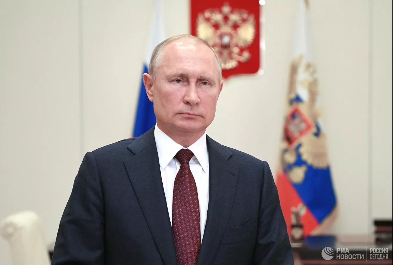 Путин поздравил военных и гостей парада с 75-летием Победы в ВОВ
