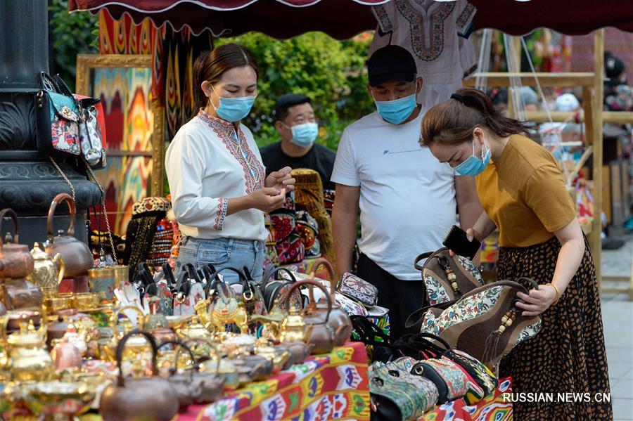 {Наши соседи} Летняя прогулка по Большому базару в Урумчи