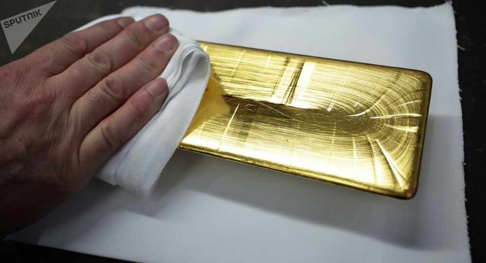 Алтындын унцийи тарыхта биринчи жолу 2 миң доллардан кымбат сатылат