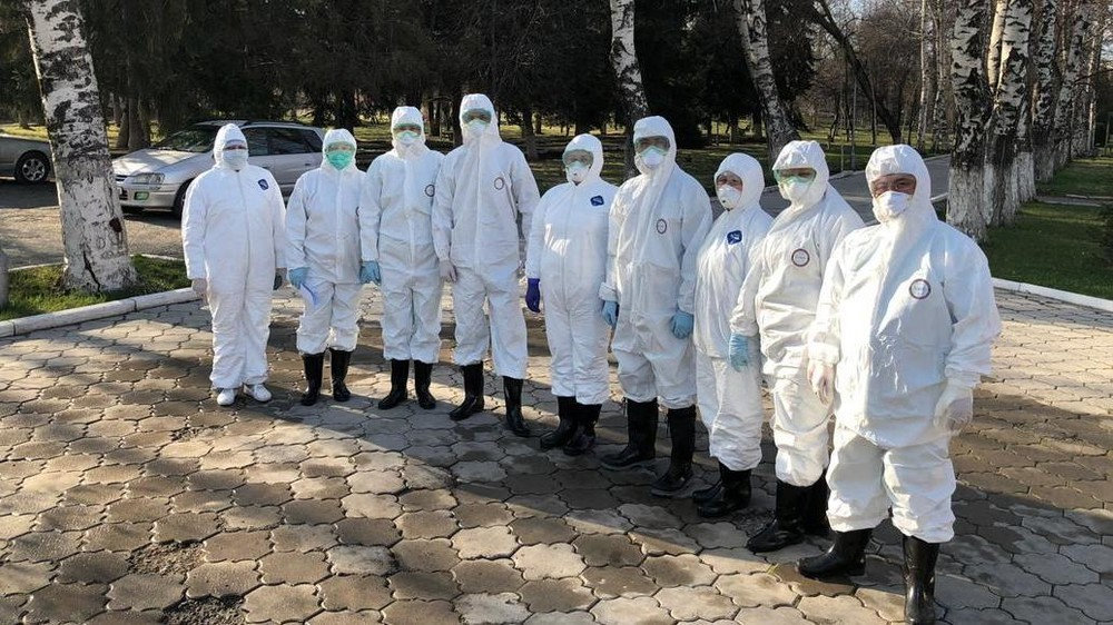 Ата-энем, бир туугандарым менен жөн гана бир арага чогулуп, мурдагыдай сүйлөшүп отуруу эле өзү чоң бакыт экендигин сездим