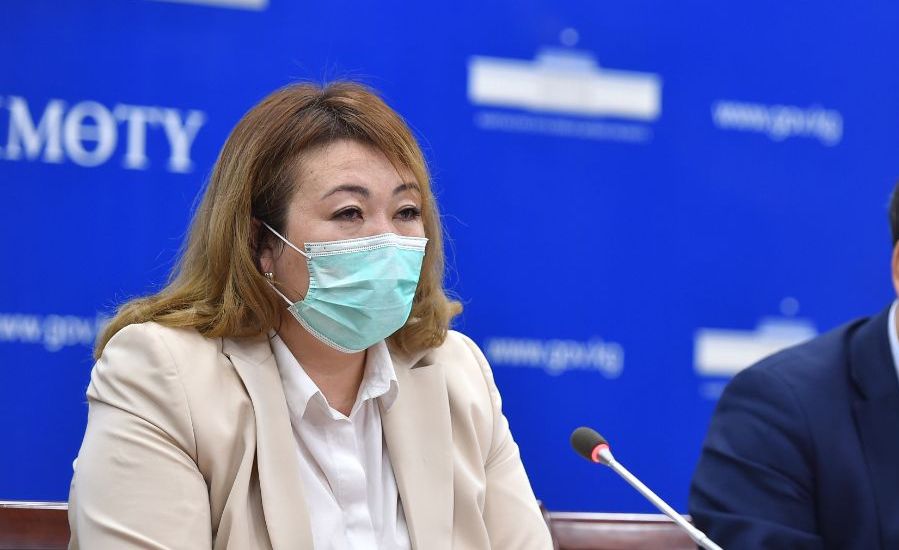 Минздрав рекомендует населению не участвовать в массовых празднованиях Нового года