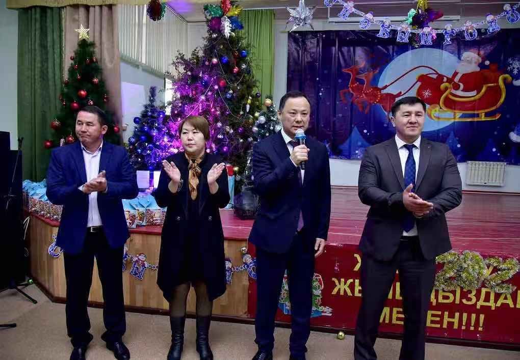 Руслан Казакбаев: Взрослым всегда приятно, когда улыбаются дети
