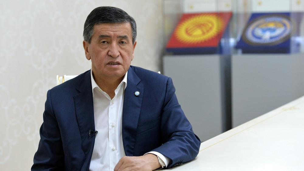 Экс-президент Сооронбай Жээнбеков вылетел в Саудовскую Аравию по приглашению короля