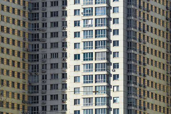 В Москве девушка упала с 16 этажа и осталась жива