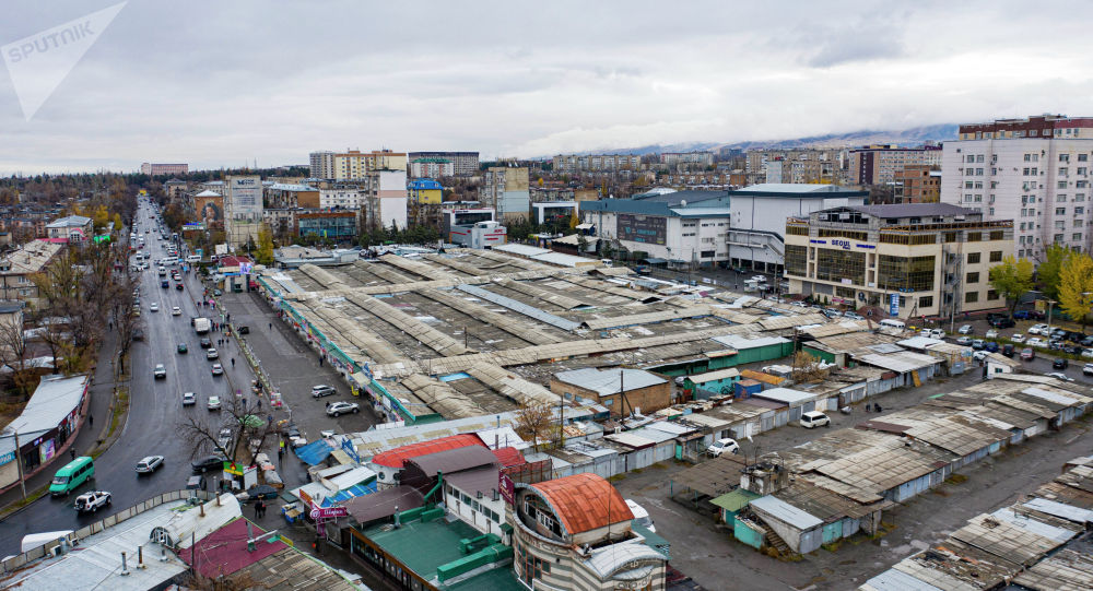 На Орто-Сайском рынке убрали 40 точек стихийной торговли.