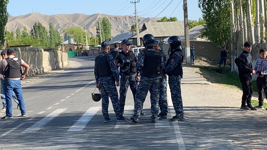 Таджикистан вывел военные силы из с.Кызыл-Бель – полпредство